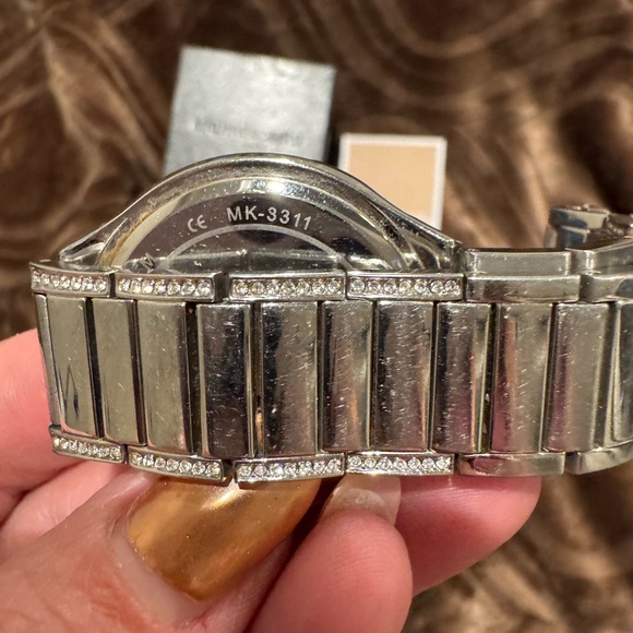 Michael Kors Iridescent watch. See pics for signs of wear. Needs battery - Picture 10 of 13